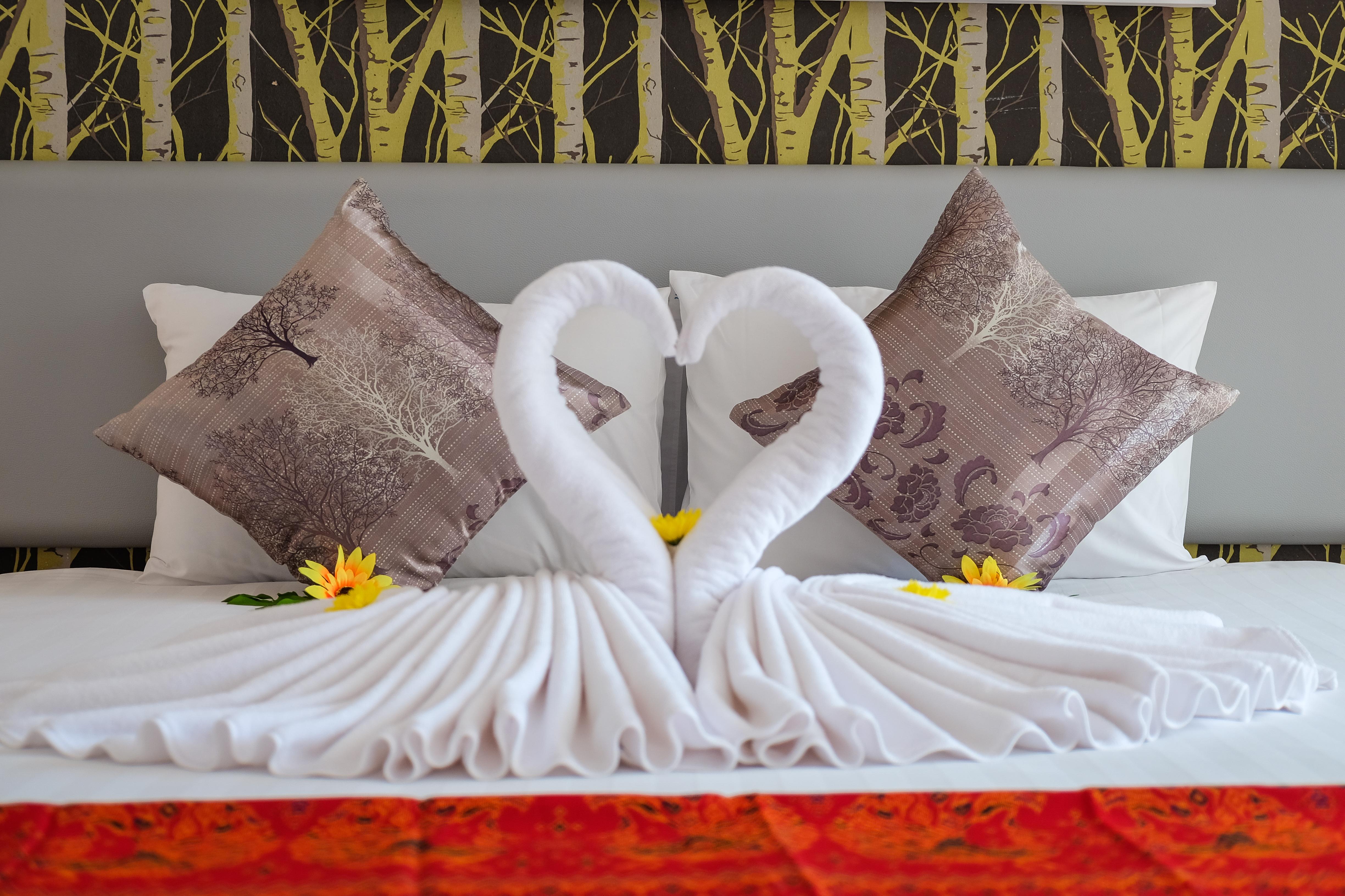 On Hotel Phuket - Sha Карон Экстерьер фото