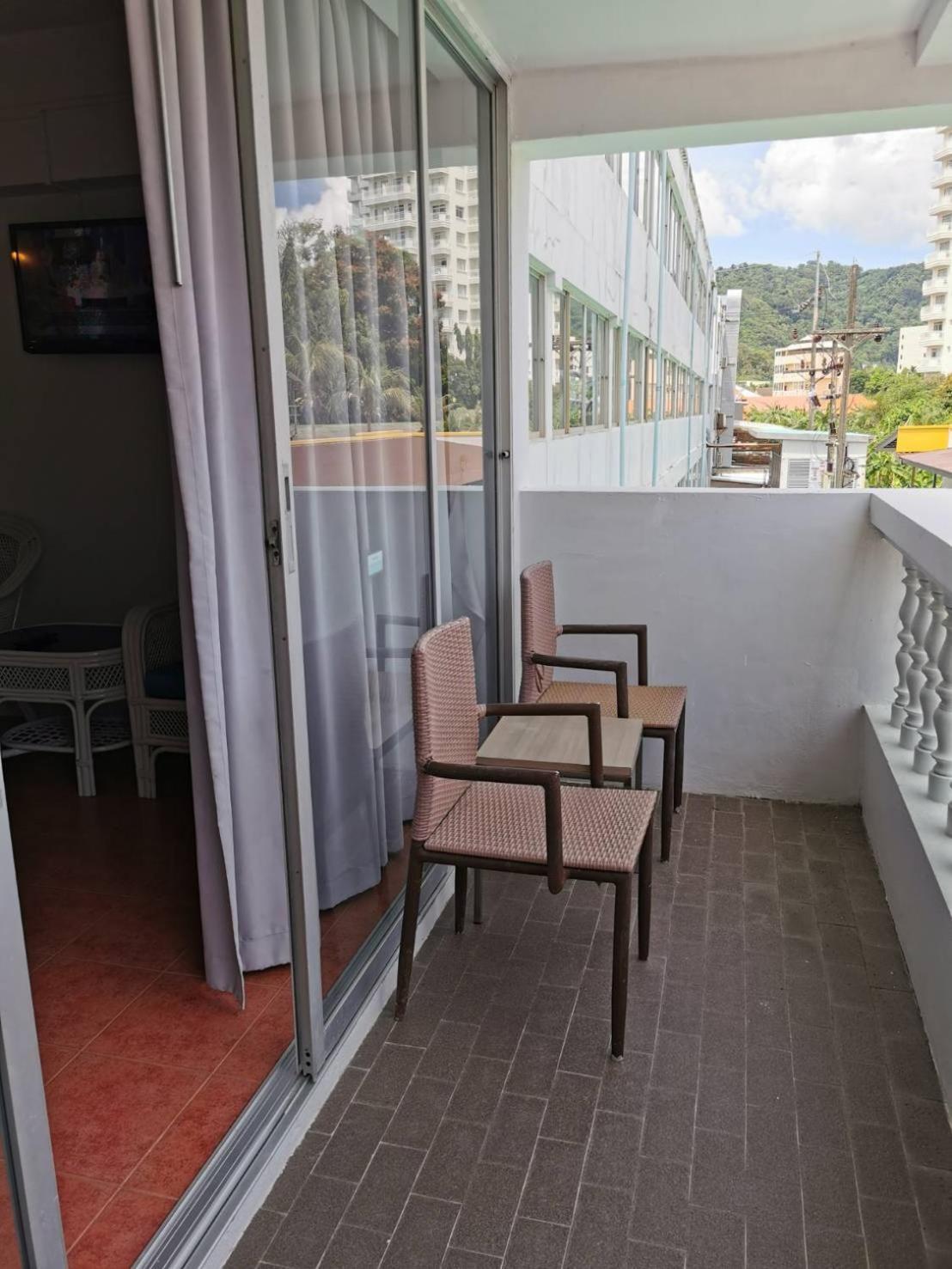 On Hotel Phuket - Sha Карон Экстерьер фото