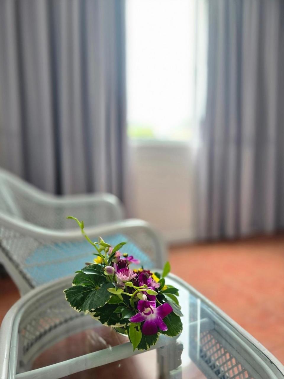 On Hotel Phuket - Sha Карон Экстерьер фото